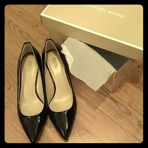 Michael Kors Kitten Pumps